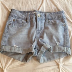 Light wash jean shorts!